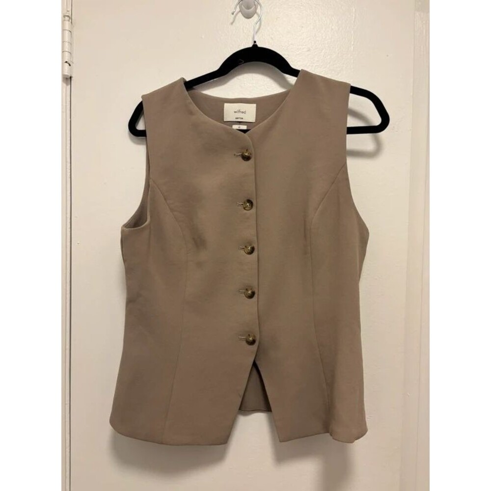 Aritzia Crepette Regal Vest in Taupe Size 12